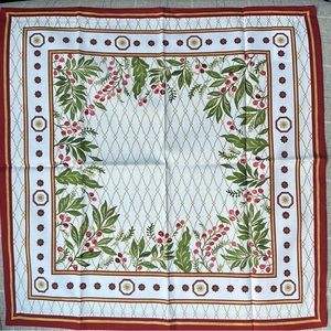 WILLIAMS SONOMA Woodland Berry Cloth Napkins